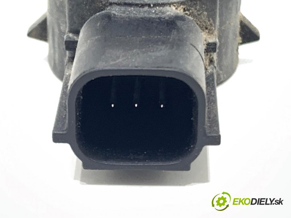 FORD FIESTA MK8 liftback 2021 55 kW 1.1 Ti-VCT 1084 snímač PDC HU5T-15K859-AAW