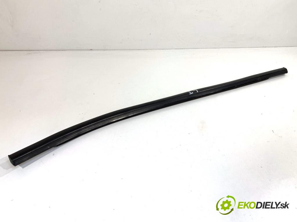 FORD FIESTA MK8 liftback 2021 55 kW 1.1 Ti-VCT 1084 Lišta Sbírání: zad ľavy 