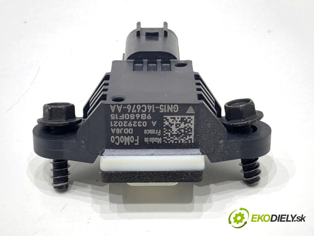 FORD FIESTA MK8 liftback 2021 55 kW 1.1 Ti-VCT 1084 snímač nárazu GN15-14C676-AA (Snímač nárazu)