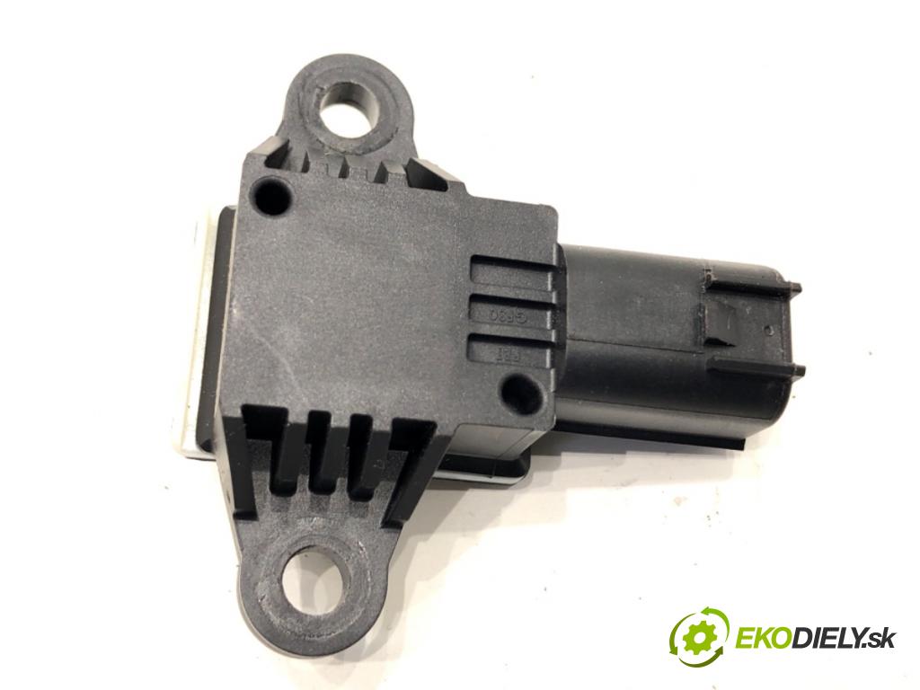 FORD FIESTA MK8 liftback 2021 55 kW 1.1 Ti-VCT 1084 Snímač nárazu GN15-14C676-AA (Snímač nárazu)