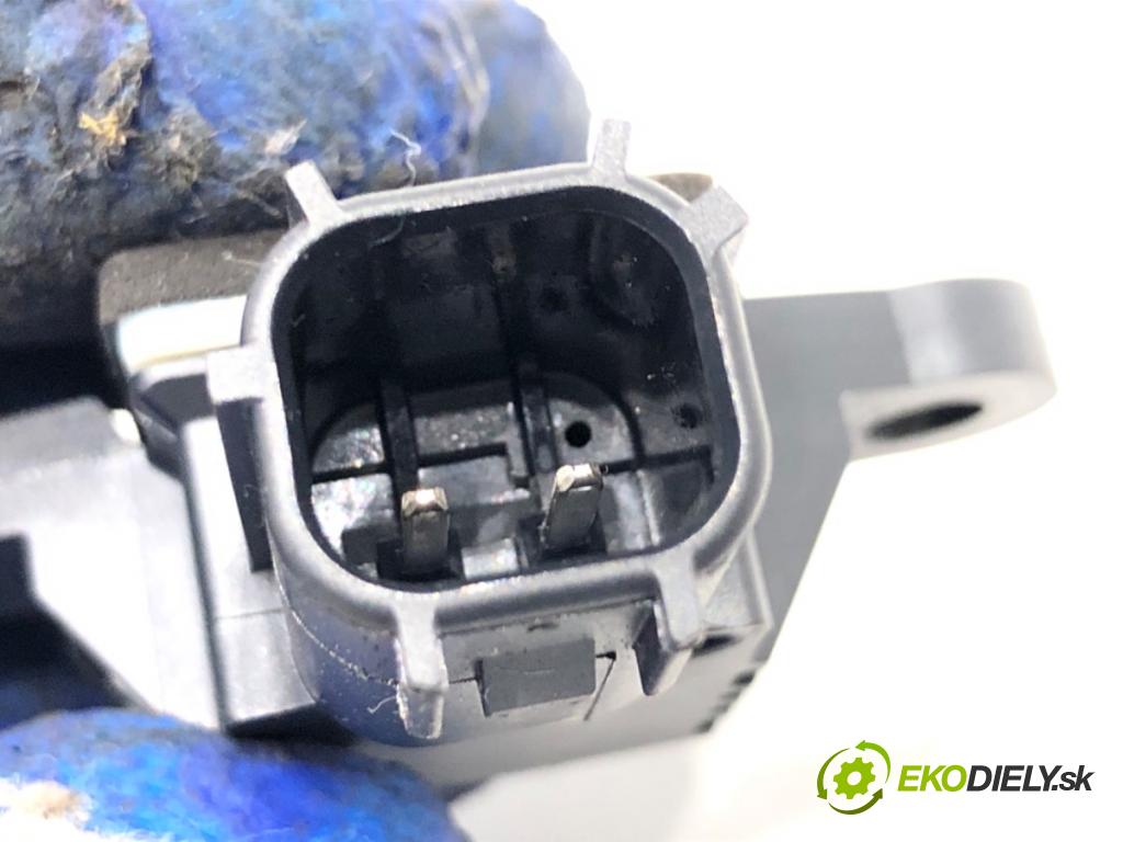 FORD FIESTA MK8 liftback 2021 55 kW 1.1 Ti-VCT 1084 snímač nárazu GN15-14C676-AA (Snímač nárazu)