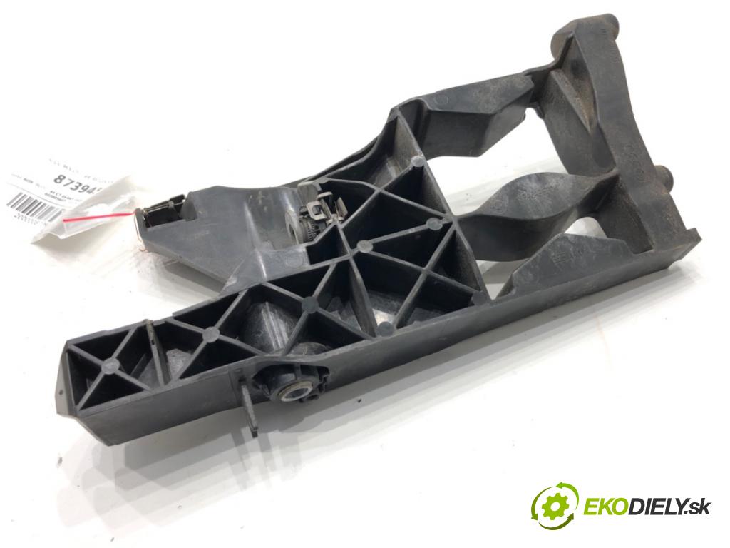 AUDI A6 C7 Kombi 2012 120 kW 2.0 TDI 1968 Úchyt Uchytenie svetla ľavy 4G0805607