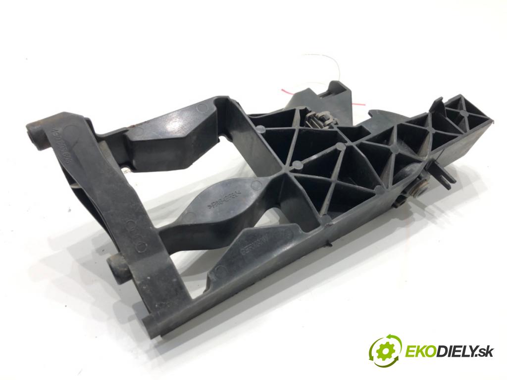 AUDI A6 C7 Kombi 2012 120 kW 2.0 TDI 1968 Úchyt Uchytenie svetla pravy 4G0805608