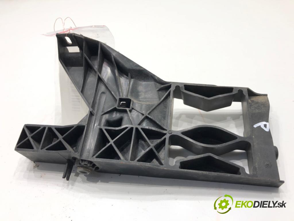 AUDI A6 C7 Kombi 2012 120 kW 2.0 TDI 1968 Úchyt Uchytenie svetla pravy 4G0805608