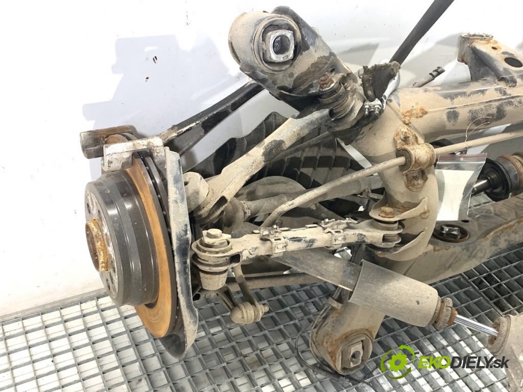 BMW F30 sedan 2016 140 kW 320 d xDrive 1995 Výstuha zad 6792506