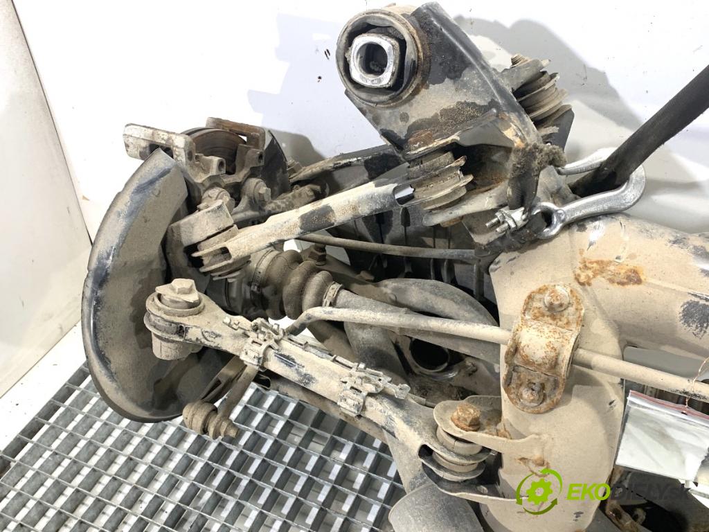 BMW F30 sedan 2016 140 kW 320 d xDrive 1995 Výstuha zad 6792506