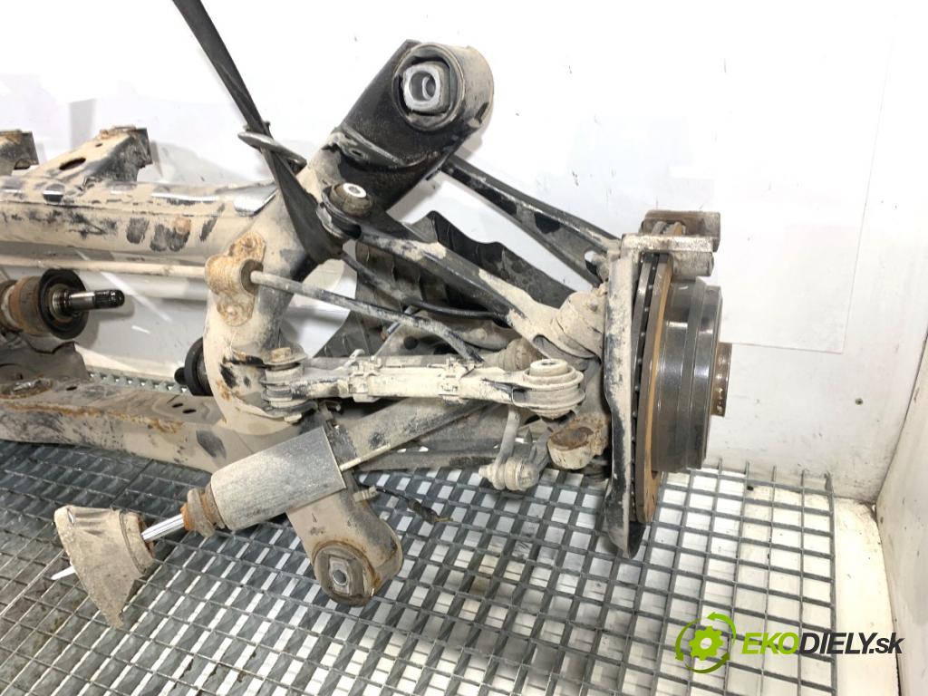 BMW F30 sedan 2016 140 kW 320 d xDrive 1995 Výstuha zad 6792506