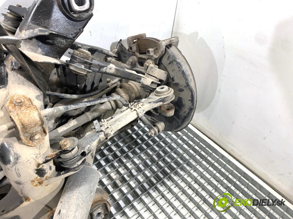 BMW F30 sedan 2016 140 kW 320 d xDrive 1995 Výstuha zad 6792506