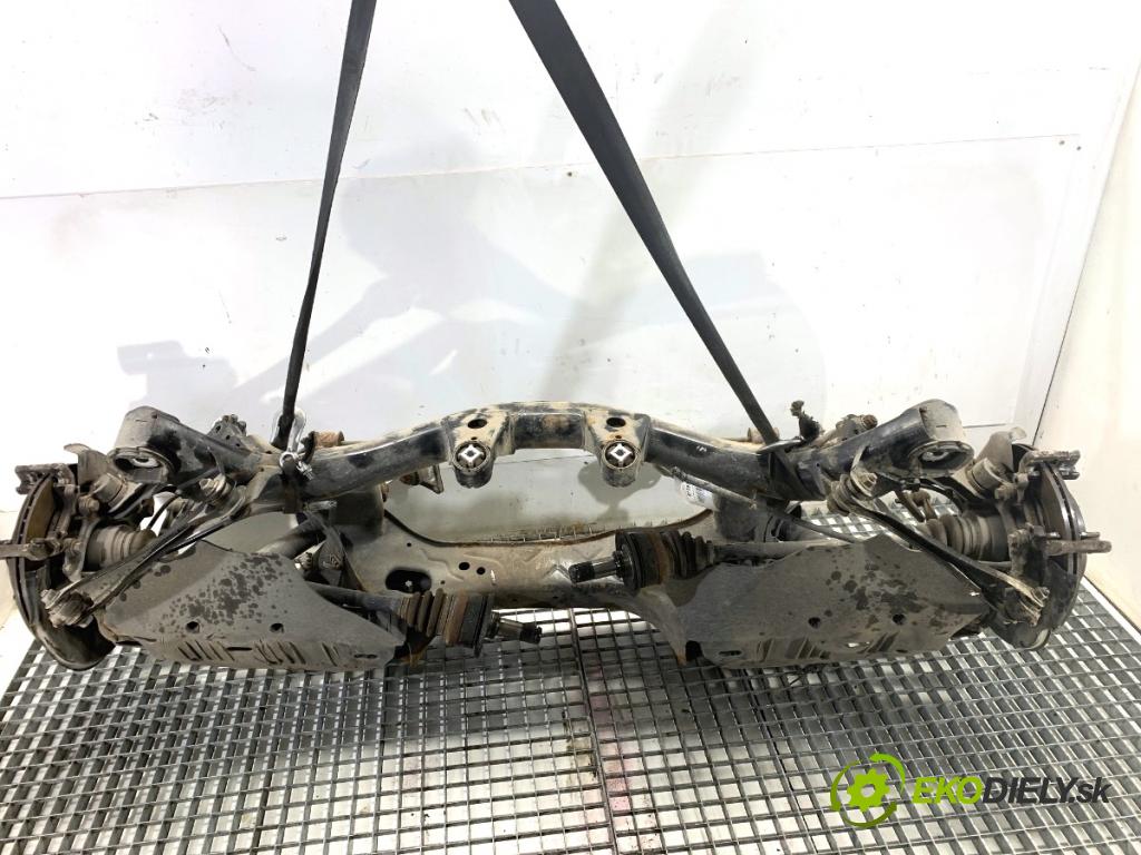 BMW F30 sedan 2016 140 kW 320 d xDrive 1995 Výstuha zad 6792506