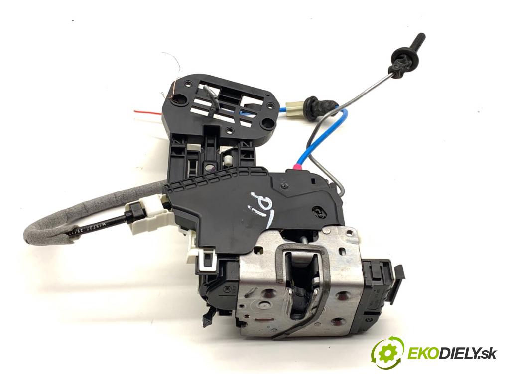 MERCEDES-BENZ KLASA GLA SUV 2017 100 kW GLA 200 CDI 4-matic (156.902) 2143 zámok Dvere pravy zad A2047302835