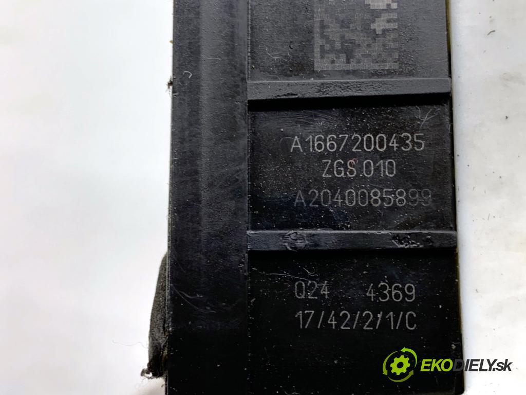 MERCEDES-BENZ KLASA GLA SUV 2017 100 kW GLA 200 CDI 4-matic (156.902) 2143 zámok Dvere pravy predný A1667200435