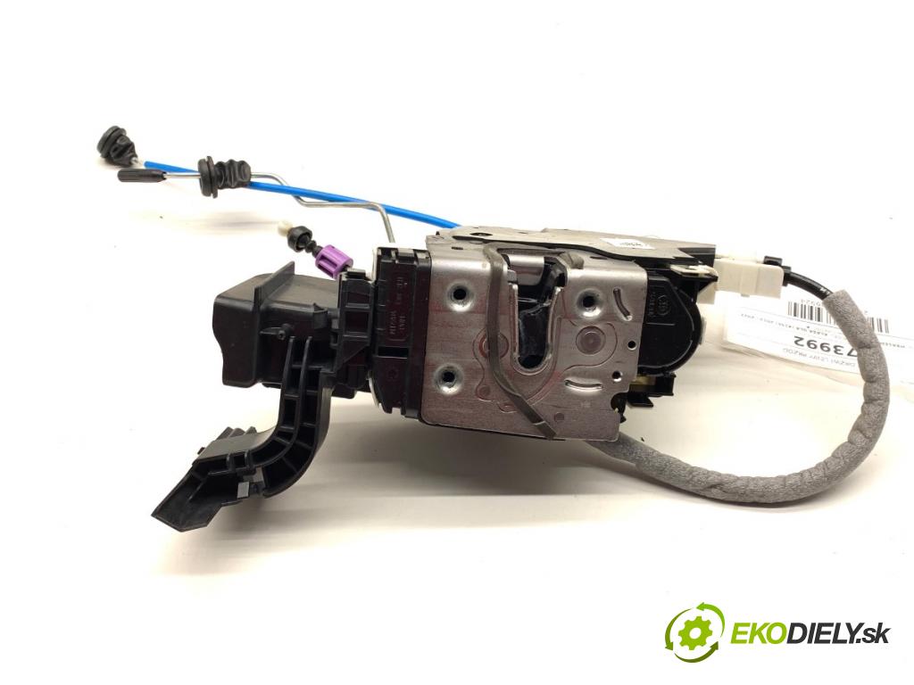 MERCEDES-BENZ KLASA GLA SUV 2017 100 kW GLA 200 CDI 4-matic (156.902) 2143 zámok Dvere ľavy predný 1667200135