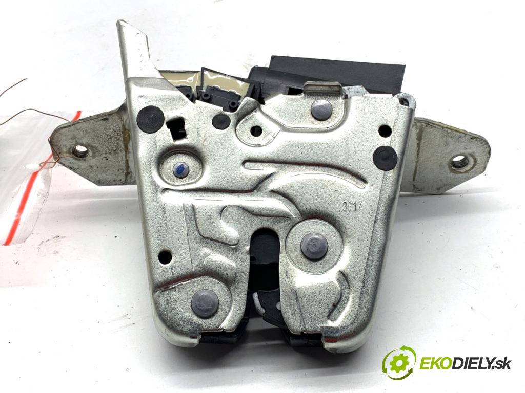 MERCEDES-BENZ KLASA GLA SUV 2017 100 kW GLA 200 CDI 4-matic (156.902) 2143 zámok dverí zad A0997400600