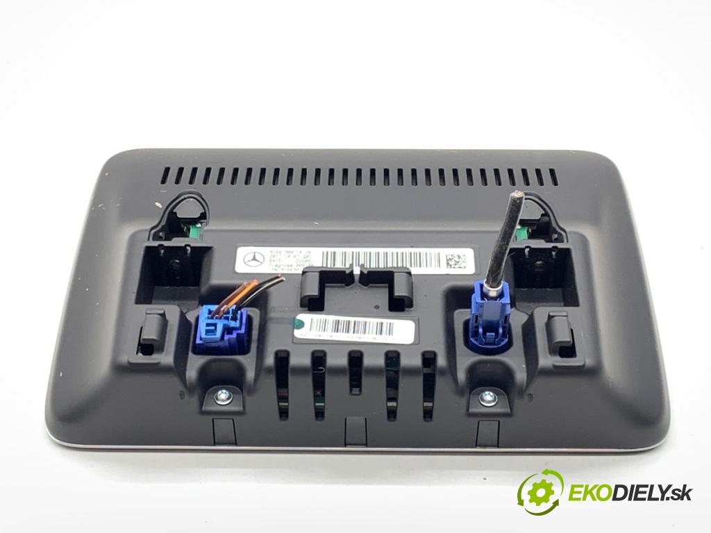 MERCEDES-BENZ KLASA GLA SUV 2017 100 kW GLA 200 CDI 4-matic (156.902) 2143 Dislpej A1669001420 (Prístrojová doska)