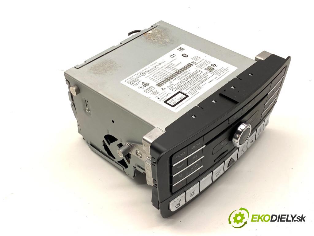 MERCEDES-BENZ KLASA GLA SUV 2017 100 kW GLA 200 CDI 4-matic (156.902) 2143 RADIO A2469008819 (Audio zariadenie)