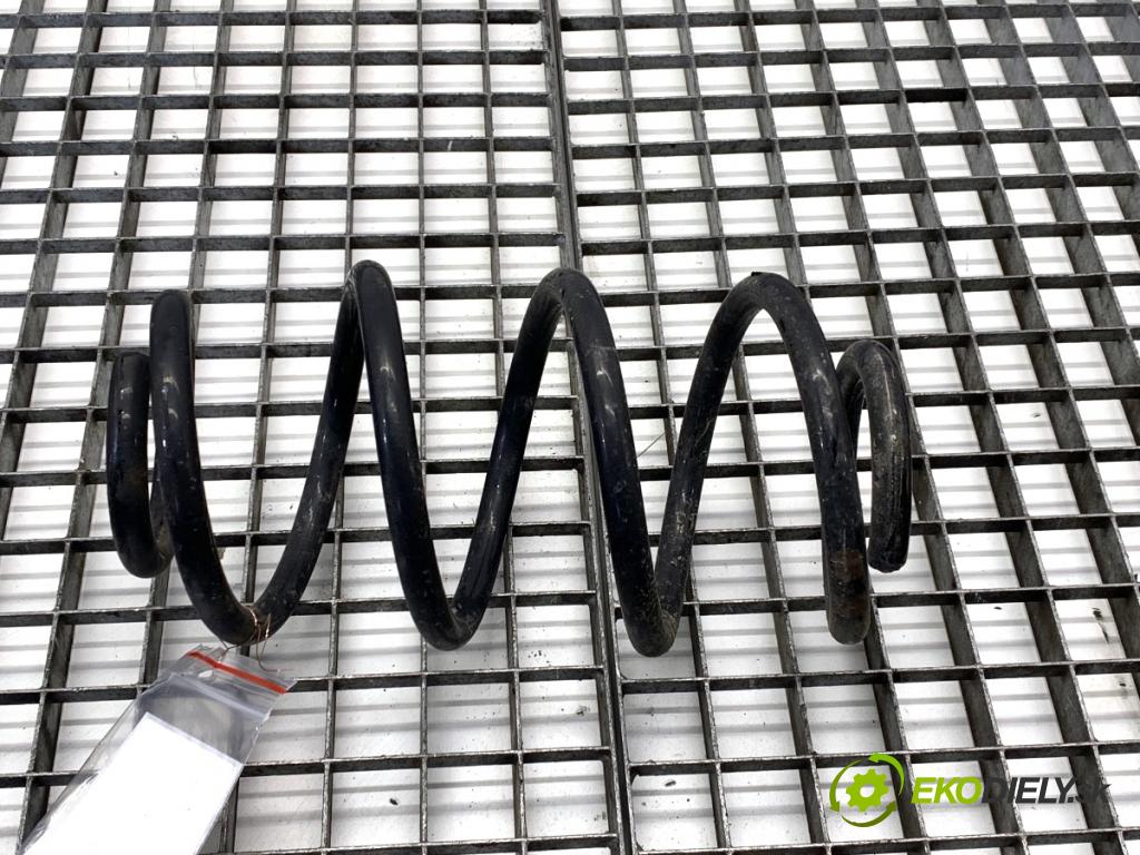 MERCEDES-BENZ KLASA GLA SUV 2017 100 kW GLA 200 CDI 4-matic (156.902) 2143 pružina zadní část  (Klika dveří ostatní)