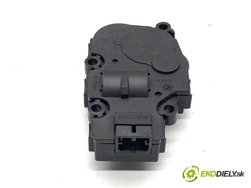 MERCEDES-BENZ KLASA GLA SUV 2017 100 kW GLA 200 CDI 4-matic (156.902) 2143 Motor kúrenia CZ113930