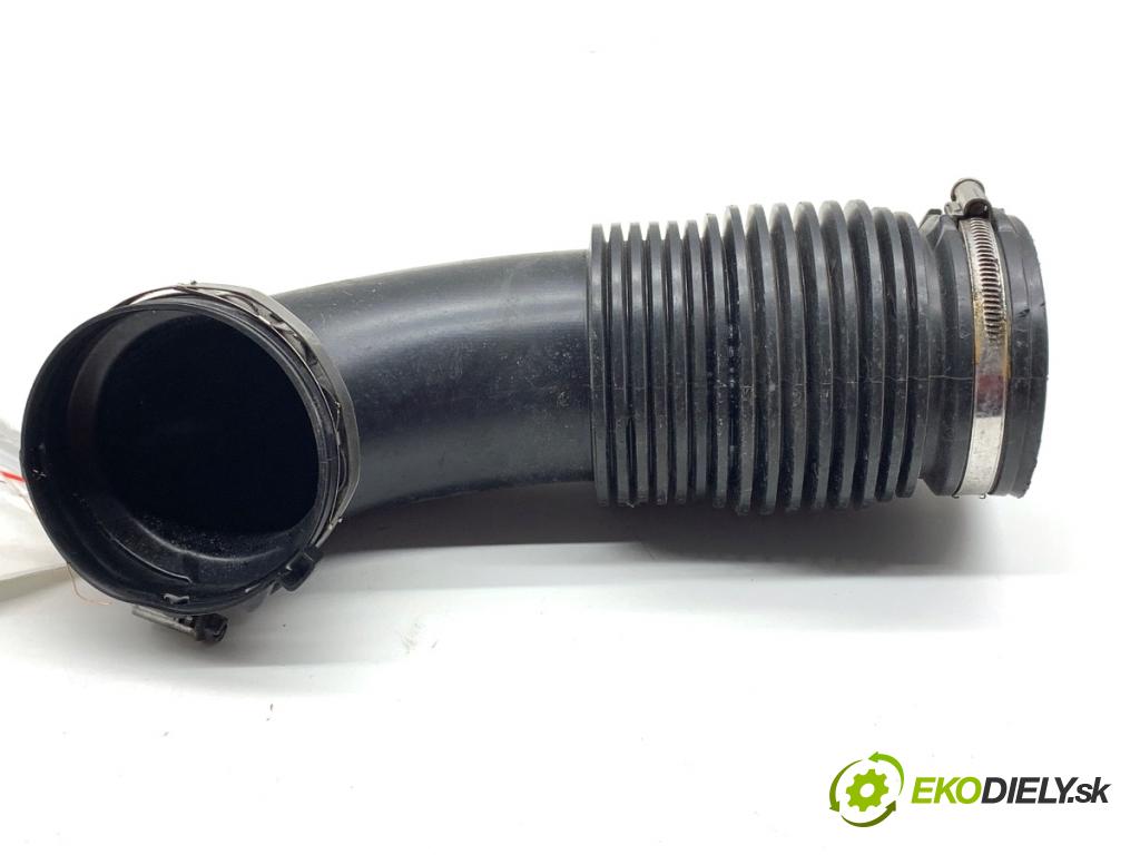 MERCEDES-BENZ KLASA GLA SUV 2017 100 kW GLA 200 CDI 4-matic (156.902) 2143 Rúra vzduchu A6510902242