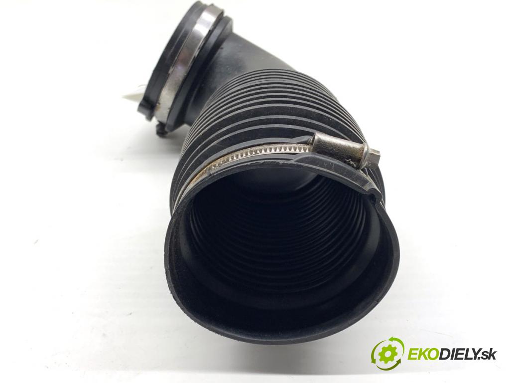 MERCEDES-BENZ KLASA GLA SUV 2017 100 kW GLA 200 CDI 4-matic (156.902) 2143 Rúra vzduchu A6510902242