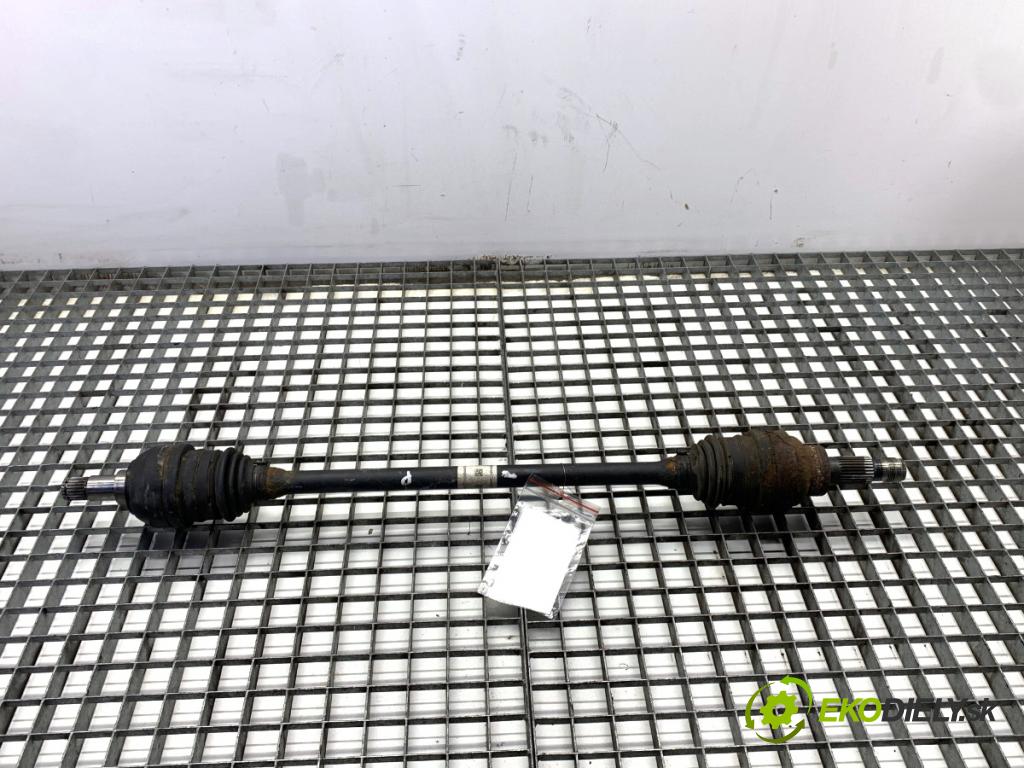 MERCEDES-BENZ KLASA GLA SUV 2017 100 kW GLA 200 CDI 4-matic (156.902) 2143 Poloos pravy zad A2463509600