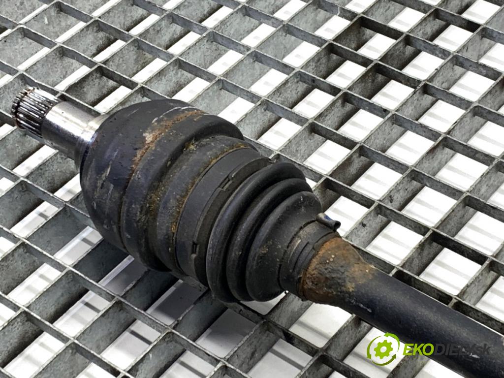 MERCEDES-BENZ KLASA GLA SUV 2017 100 kW GLA 200 CDI 4-matic (156.902) 2143 Poloos pravy zad A2463509600