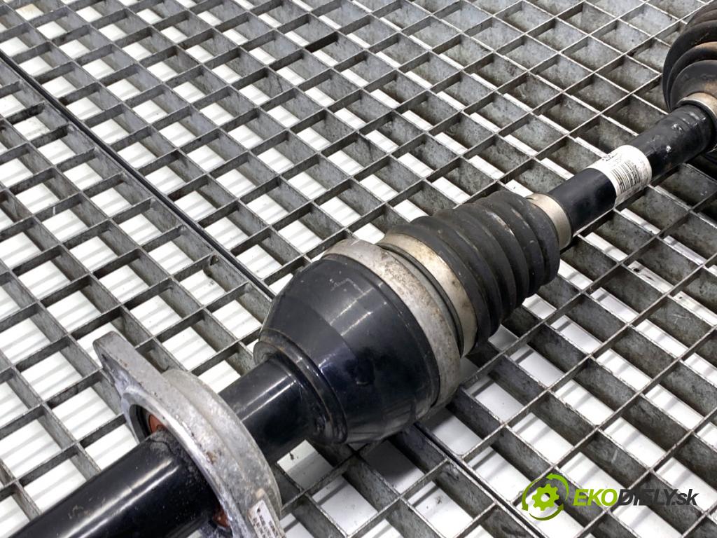 MERCEDES-BENZ KLASA GLA SUV 2017 100 kW GLA 200 CDI 4-matic (156.902) 2143 Poloos pravy predný 2463301701