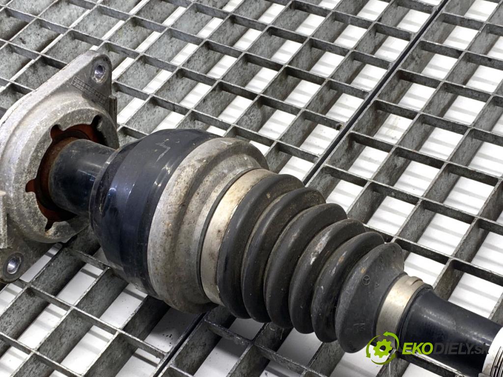 MERCEDES-BENZ KLASA GLA SUV 2017 100 kW GLA 200 CDI 4-matic (156.902) 2143 Poloos pravy predný 2463301701