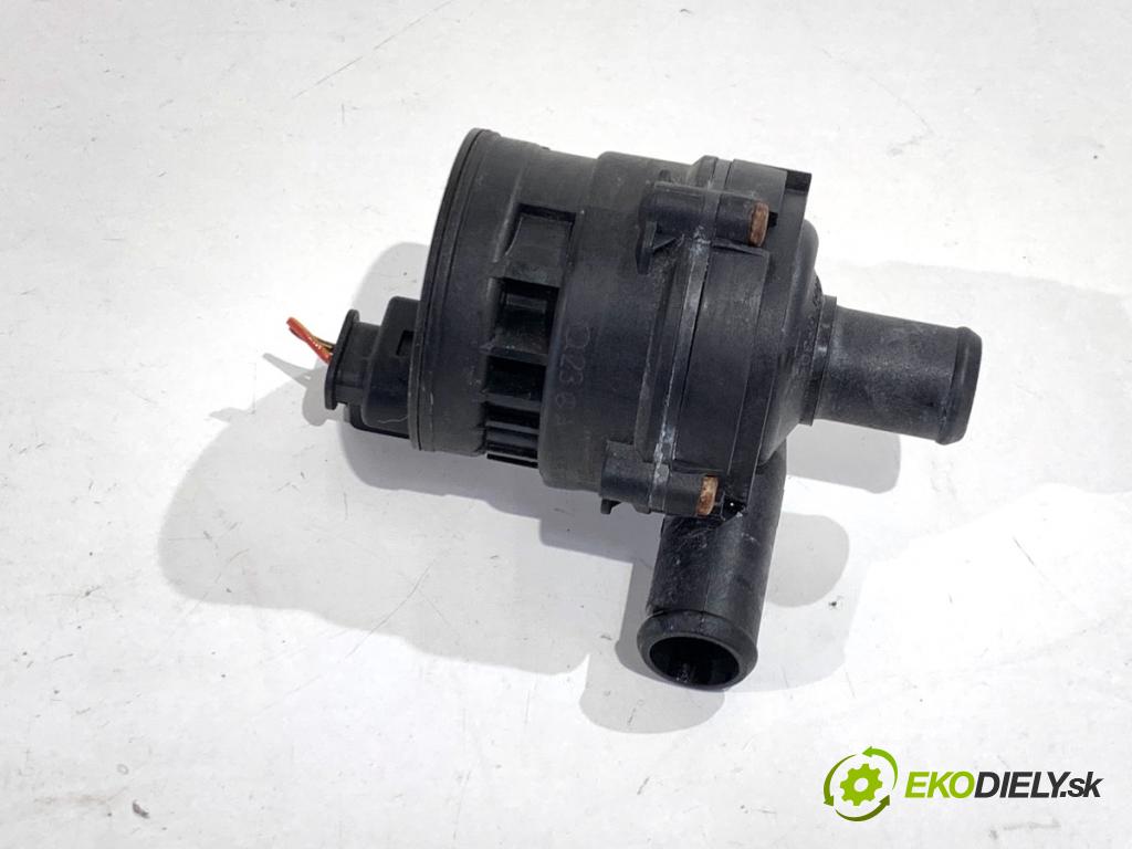 MERCEDES-BENZ KLASA GLA SUV 2017 100 kW GLA 200 CDI 4-matic (156.902) 2143 DALŠÍ: Pumpa vody 2118350364 (Vodná pumpa)