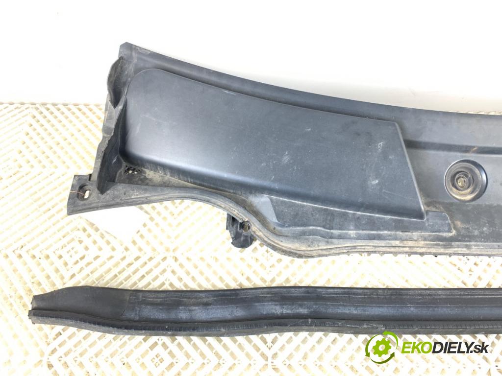 MERCEDES-BENZ KLASA GLA SUV 2017 100 kW GLA 200 CDI 4-matic (156.902) 2143 Torpédo, plast pod čelné okno A1768300013 (Torpédo (plast pod čelným sklom))