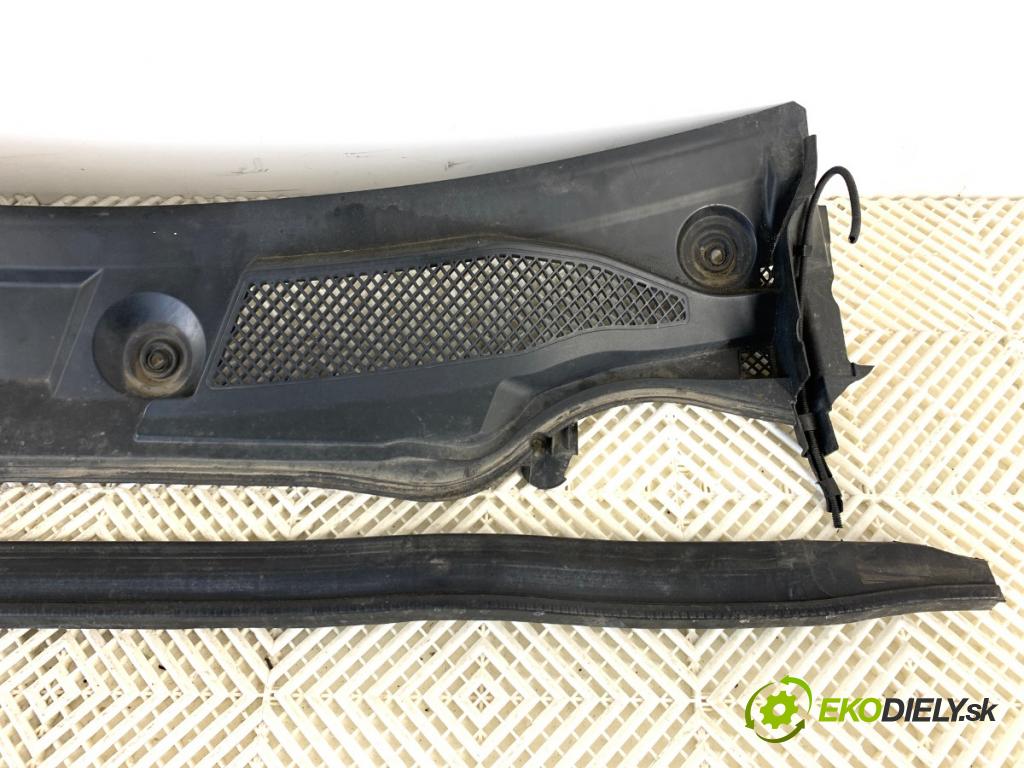 MERCEDES-BENZ KLASA GLA SUV 2017 100 kW GLA 200 CDI 4-matic (156.902) 2143 Torpédo, plast pod čelné okno A1768300013 (Torpédo (plast pod čelným sklom))