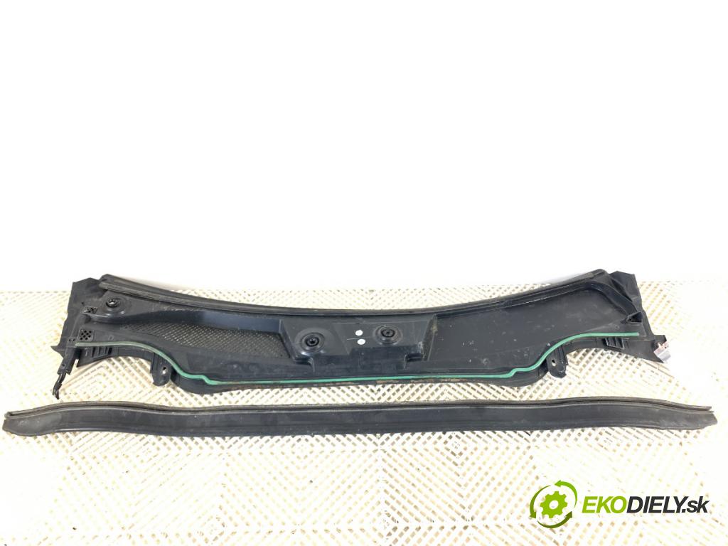 MERCEDES-BENZ KLASA GLA SUV 2017 100 kW GLA 200 CDI 4-matic (156.902) 2143 Torpédo, plast pod čelné okno A1768300013 (Torpédo (plast pod čelným sklom))