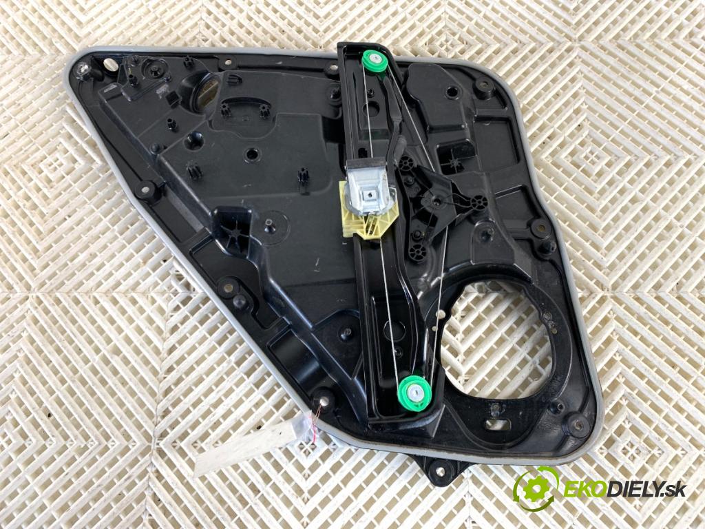 MERCEDES-BENZ KLASA GLA SUV 2017 100 kW GLA 200 CDI 4-matic (156.902) 2143 Mechanizmus okna pravy zad