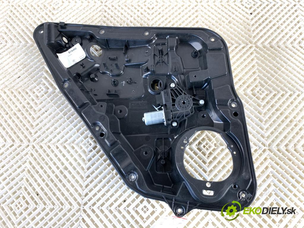 MERCEDES-BENZ KLASA GLA SUV 2017 100 kW GLA 200 CDI 4-matic (156.902) 2143 mechanismus okna levý zadní část 