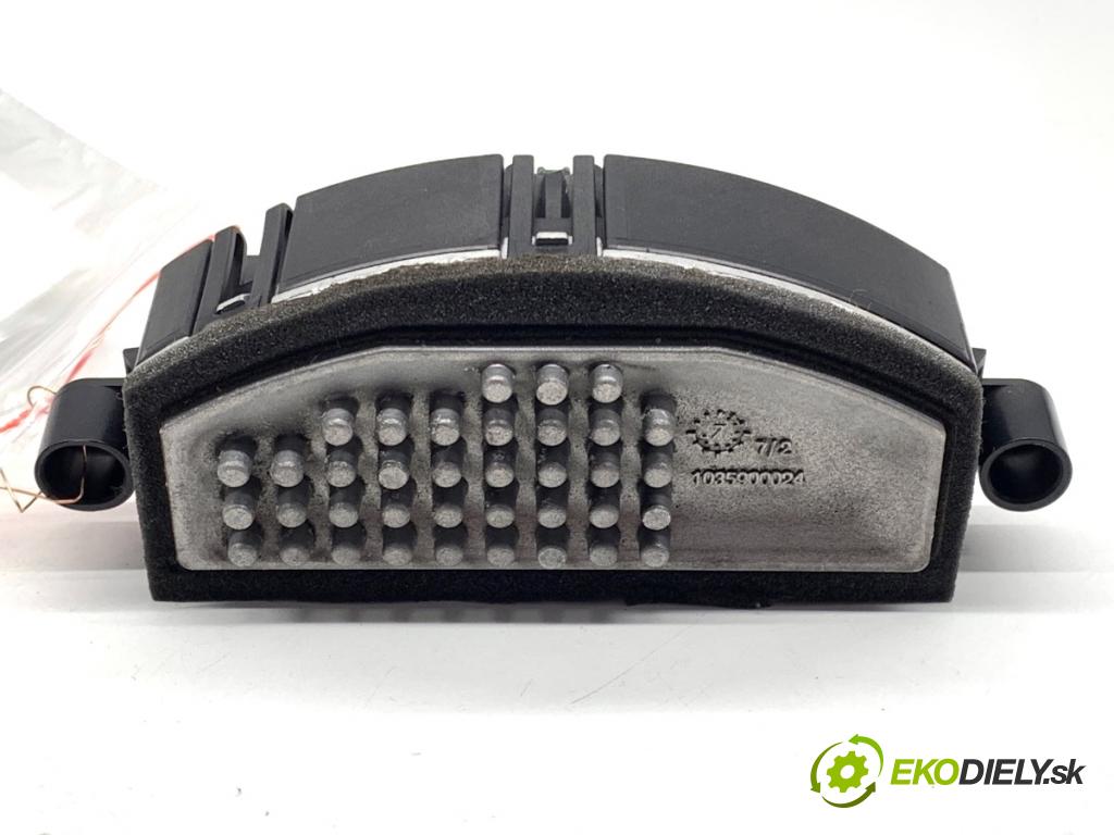 MERCEDES-BENZ KLASA GLA SUV 2017 100 kW GLA 200 CDI 4-matic (156.902) 2143 odpor rezistor topení vzduchu A2229060303 (Odpor topení)