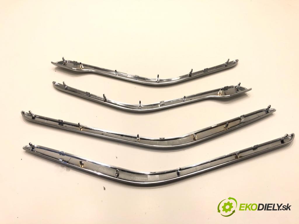 MERCEDES-BENZ KLASA GLA SUV 2017 100 kW GLA 200 CDI 4-matic (156.902) 2143 lišty kryt A1767301222 (Lišta)