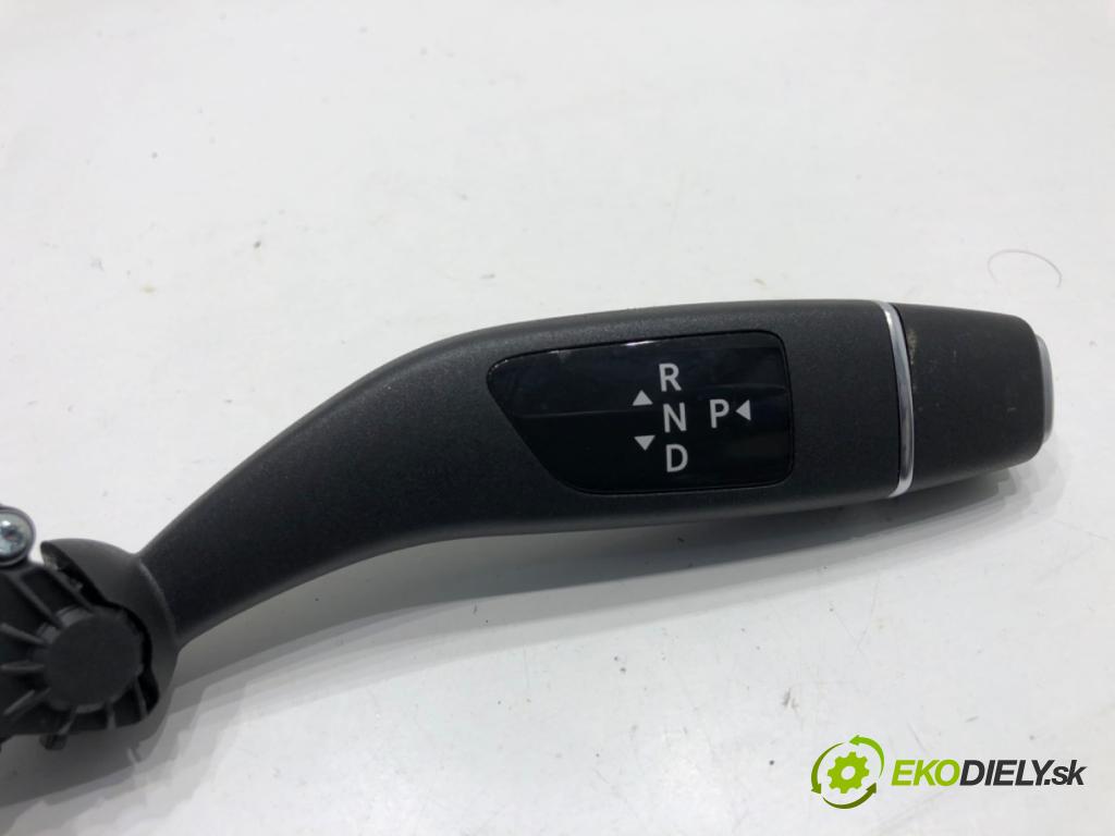 MERCEDES-BENZ KLASA GLA SUV 2017 100 kW GLA 200 CDI 4-matic (156.902) 2143 Kulisa 408285 (Rýchlostná páka (kulisa))