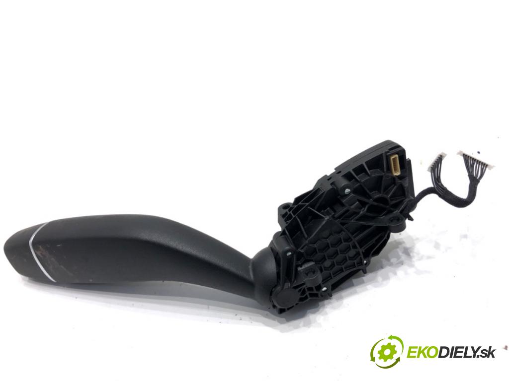 MERCEDES-BENZ KLASA GLA SUV 2017 100 kW GLA 200 CDI 4-matic (156.902) 2143 Kulisa 408285 (Rýchlostná páka (kulisa))