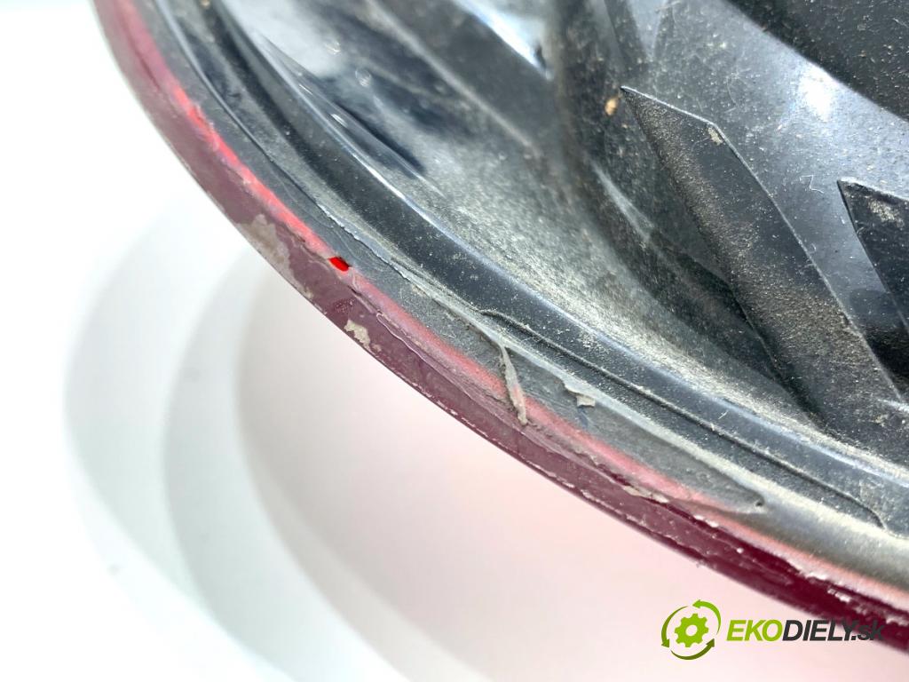 MERCEDES-BENZ KLASA GLA SUV 2017 100 kW GLA 200 CDI 4-matic (156.902) 2143 Svetlo pravy zad A1569068400