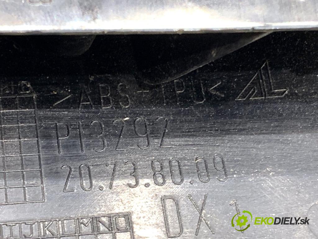 MERCEDES-BENZ KLASA GLA SUV 2017 100 kW GLA 200 CDI 4-matic (156.902) 2143 Svetlo pravy zad A1569068400