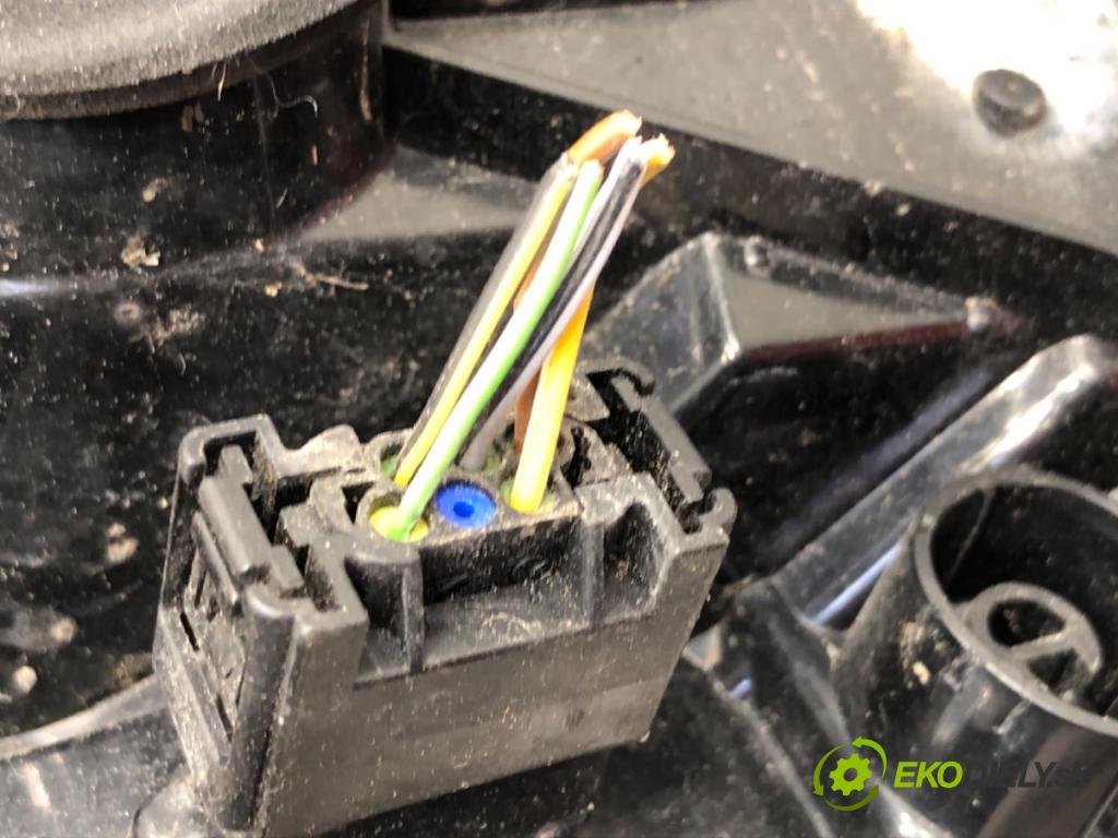 MERCEDES-BENZ KLASA GLA SUV 2017 100 kW GLA 200 CDI 4-matic (156.902) 2143 Svetlo ľavy zad A1569068300