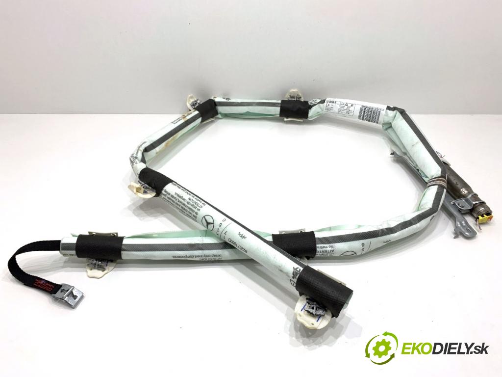 MERCEDES-BENZ KLASA GLA SUV 2017 100 kW GLA 200 CDI 4-matic (156.902) 2143 Stropný pravy 