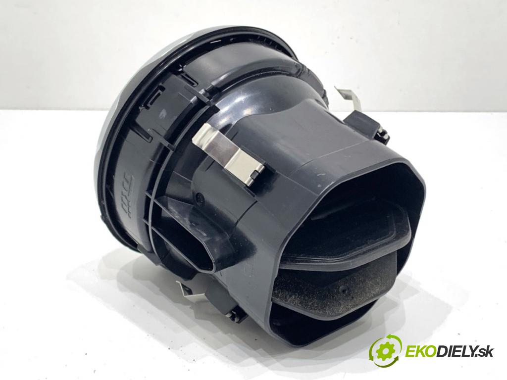 MERCEDES-BENZ KLASA GLA SUV 2017 100 kW GLA 200 CDI 4-matic (156.902) 2143 Mriežky kúrenia predný A1568300100