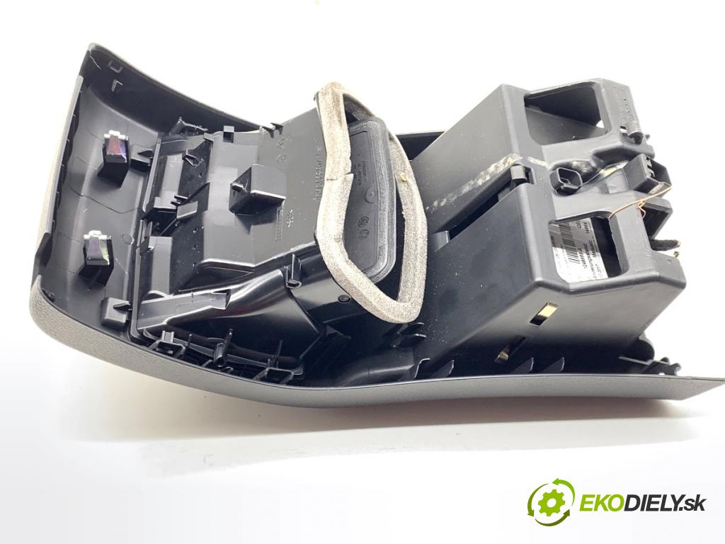 MERCEDES-BENZ KLASA GLA SUV 2017 100 kW GLA 200 CDI 4-matic (156.902) 2143 Mriežky kúrenia zad A1766801050