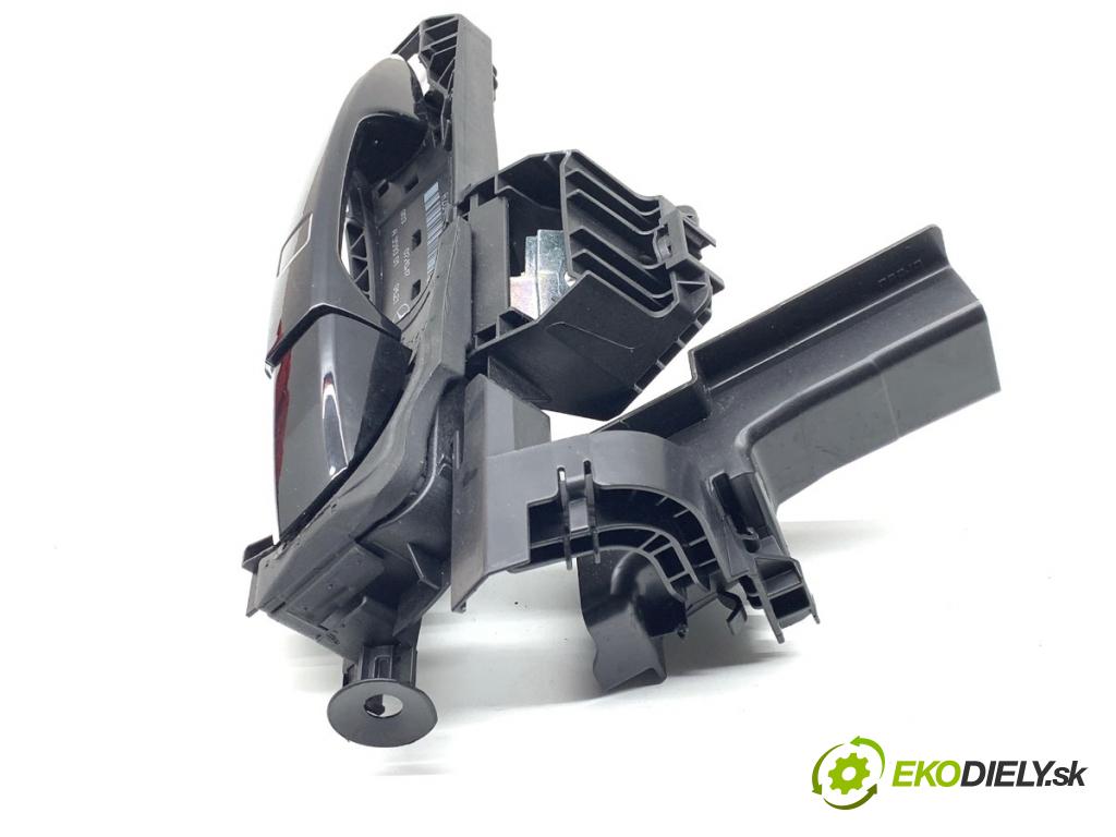 MERCEDES-BENZ KLASA GLA SUV 2017 100 kW GLA 200 CDI 4-matic (156.902) 2143 Kľučka vonkajšia pravy predný