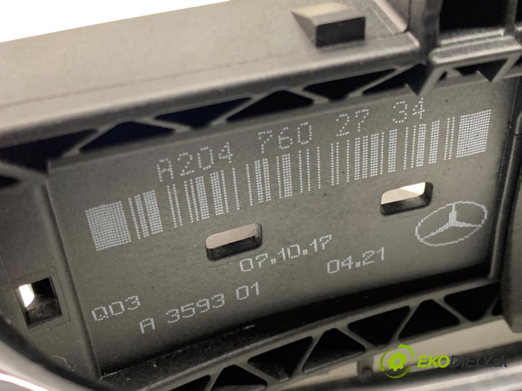 MERCEDES-BENZ KLASA GLA SUV 2017 100 kW GLA 200 CDI 4-matic (156.902) 2143 Kľučka vonkajšia pravy predný