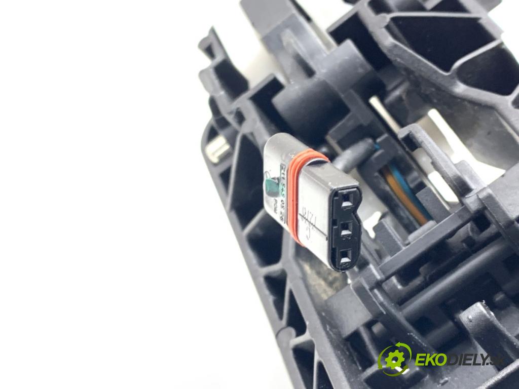 MERCEDES-BENZ KLASA GLA SUV 2017 100 kW GLA 200 CDI 4-matic (156.902) 2143 klika vnejší pravý zadní část A2047602734