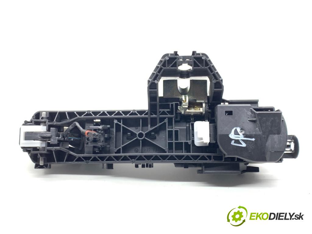 MERCEDES-BENZ KLASA GLA SUV 2017 100 kW GLA 200 CDI 4-matic (156.902) 2143 klika vnejší levý přední část A2047602934