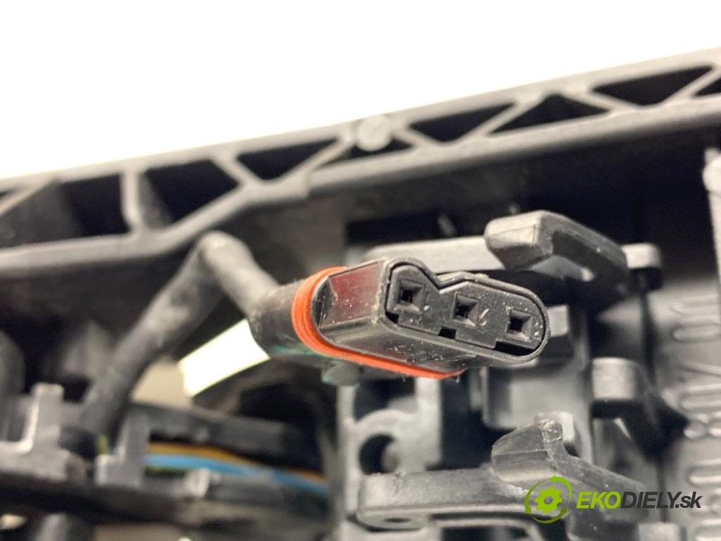 MERCEDES-BENZ KLASA GLA SUV 2017 100 kW GLA 200 CDI 4-matic (156.902) 2143 klika vnejší levý přední část A2047602934