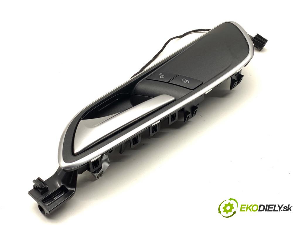 MERCEDES-BENZ KLASA GLA SUV 2017 100 kW GLA 200 CDI 4-matic (156.902) 2143 klika vnitřní levý přední část A2467201148