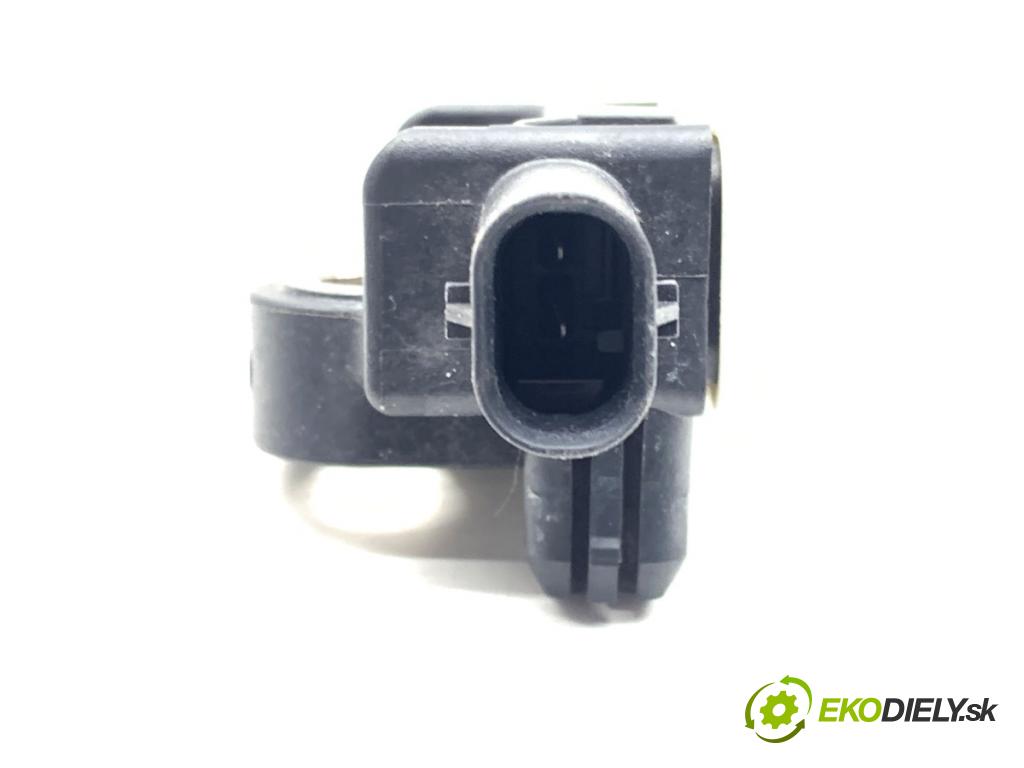 MERCEDES-BENZ KLASA GLA SUV 2017 100 kW GLA 200 CDI 4-matic (156.902) 2143 snímač nárazu 1668210151 (Snímač nárazu)